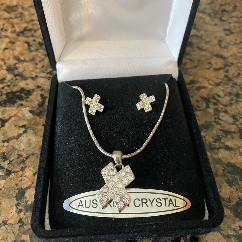 Silver Boxed Set- Necklace and Earings